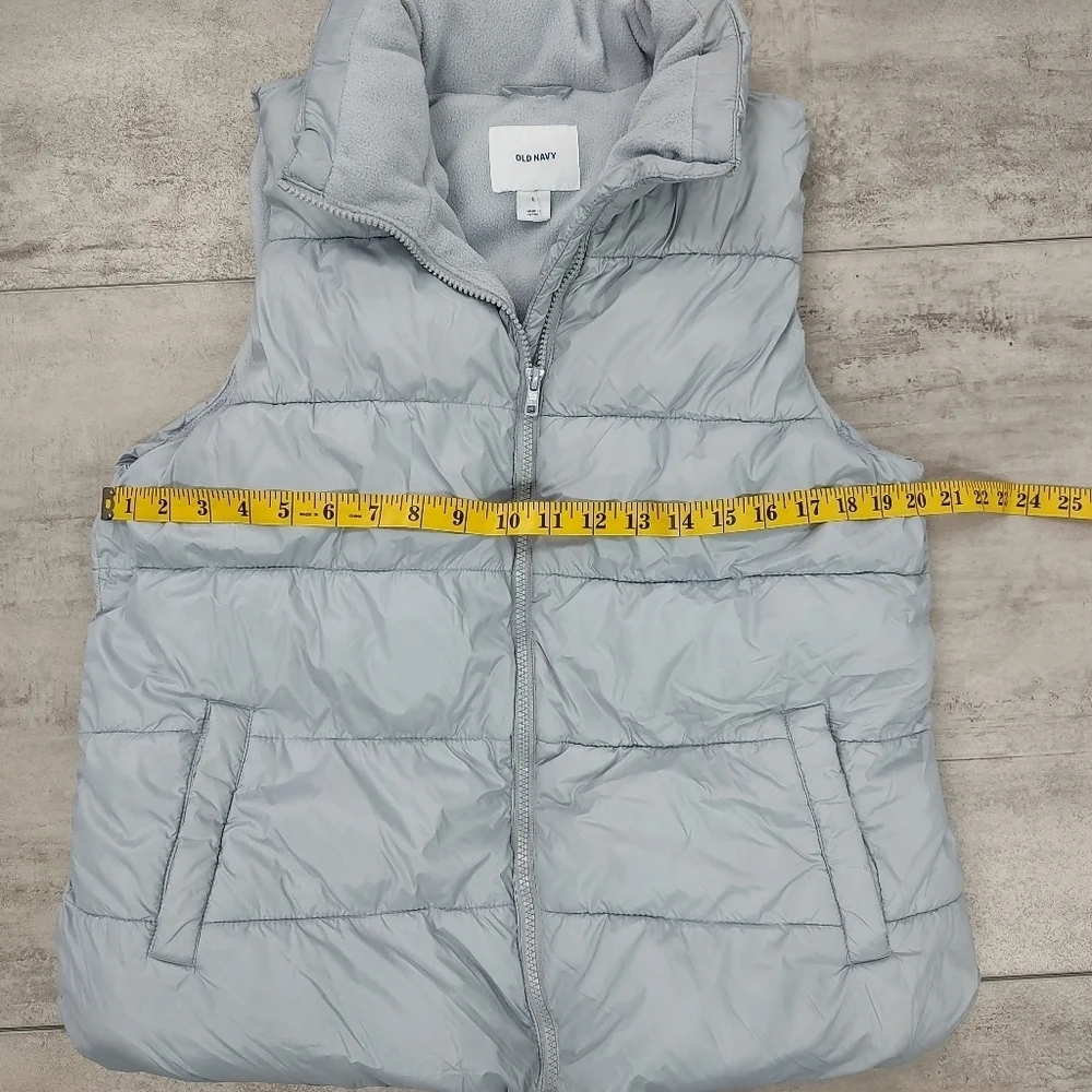 Old Navy Women's Daylight Grey Zip Up Puffer Vest Large